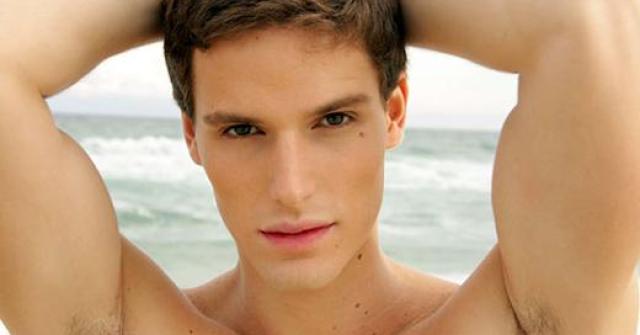 jonatas faro sem camisa